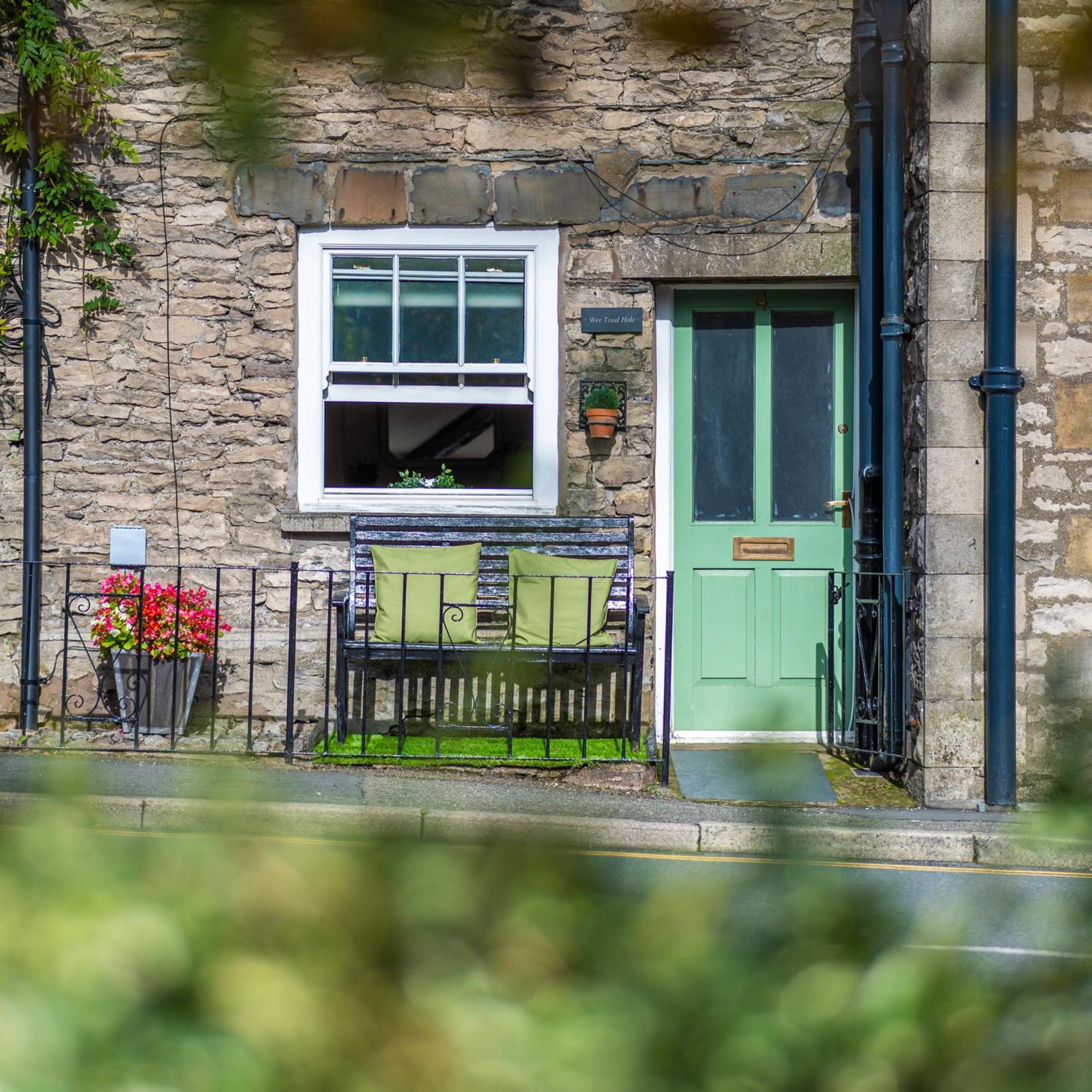 Wee Toad Hole Heart Of Kendal - Cottage Sleeps 4-6 - Dogs Welcome エクステリア 写真